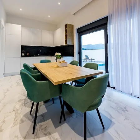 Del Sol Villa *